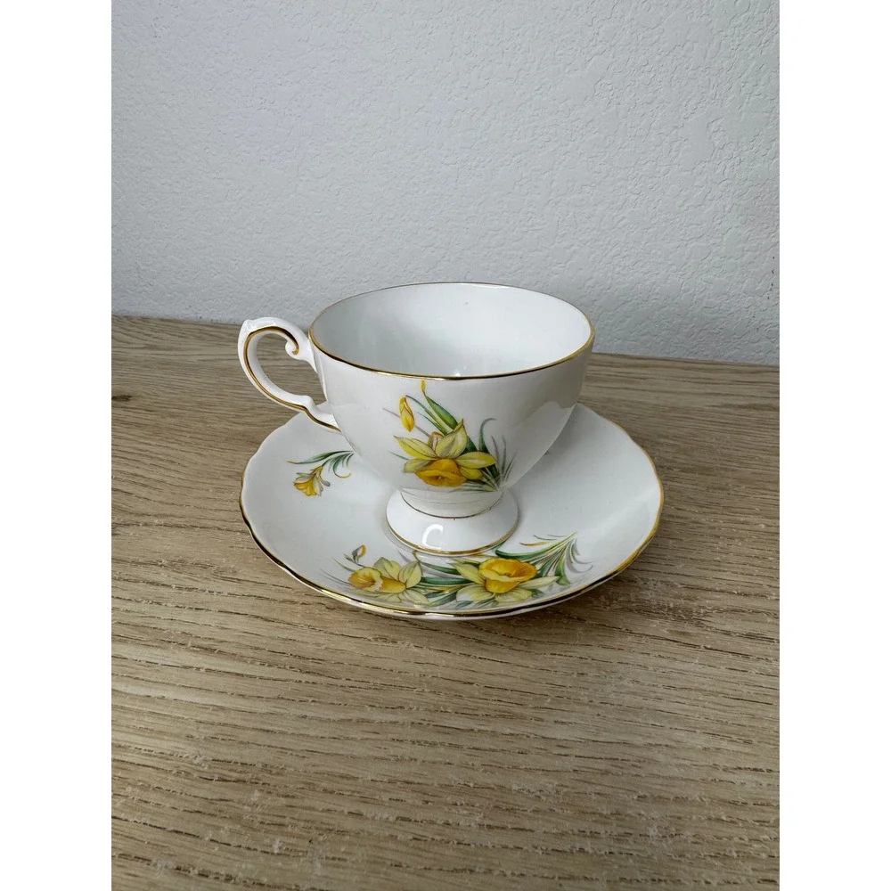 Tuscan‎ Fine English Bone China Tea Cup Saucer March Daffodil Birthday Flowers